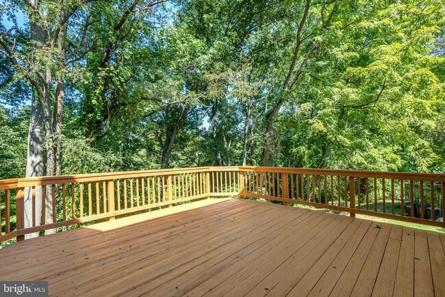 Building Photo - 5743 Burke Towne Ct