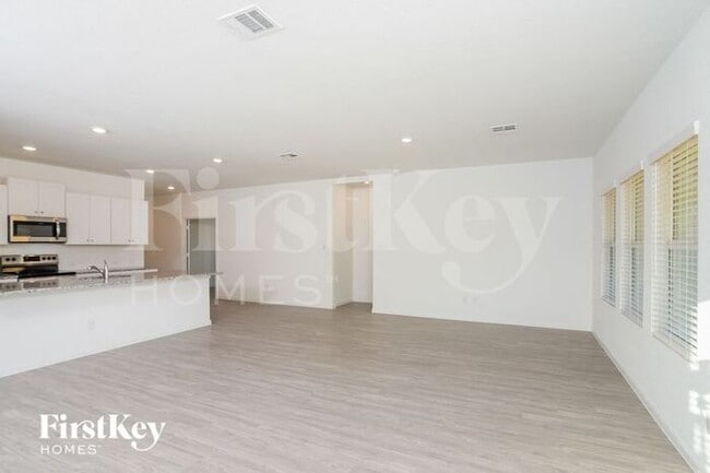 Building Photo - 6141 Treadle