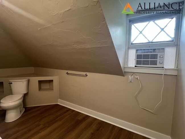 Building Photo - 909 Leavenworth St