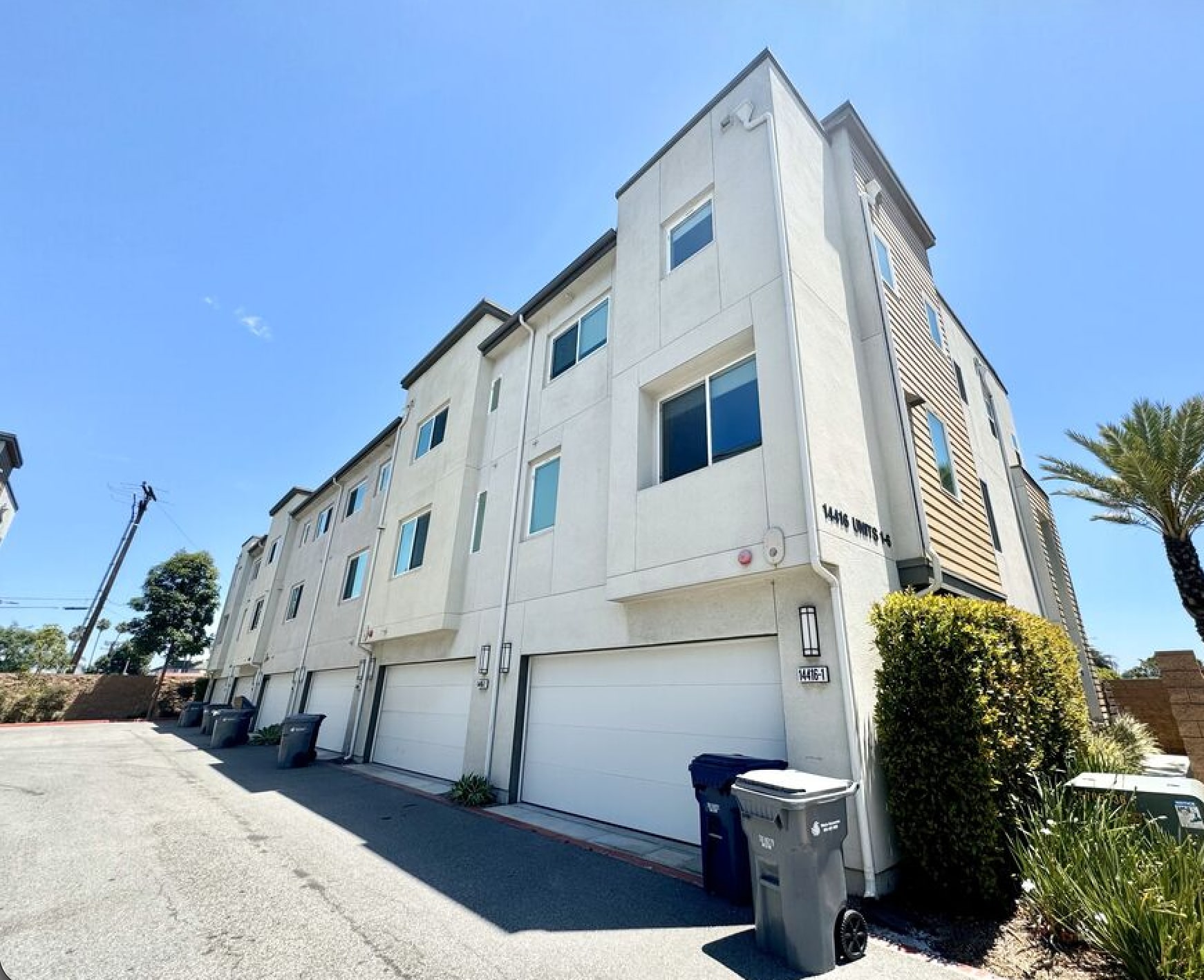 Building Photo - 14416 Plum Ln