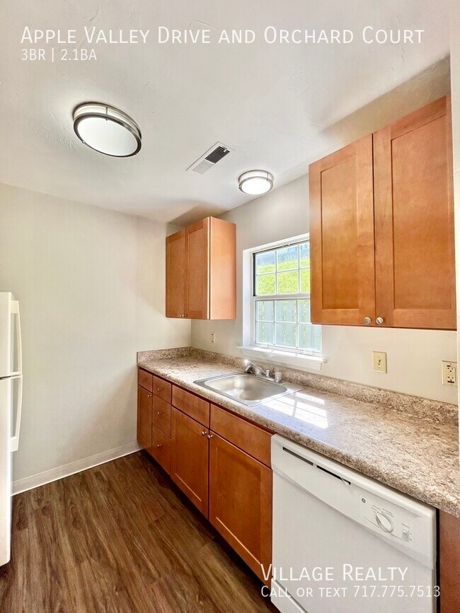 Building Photo - 710 Apple Valley Dr