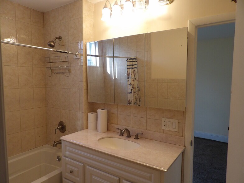 Renovated Bath - 112 Jackson Ave