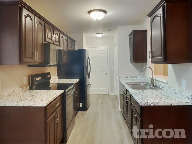 Building Photo - 101 Bentree Dr