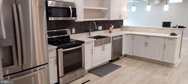 Building Photo - 9221 Clementine Ct