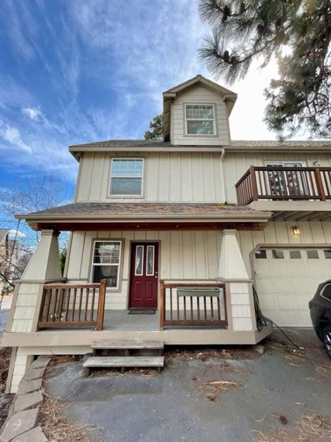 Building Photo - 1743 NE Lotus Dr