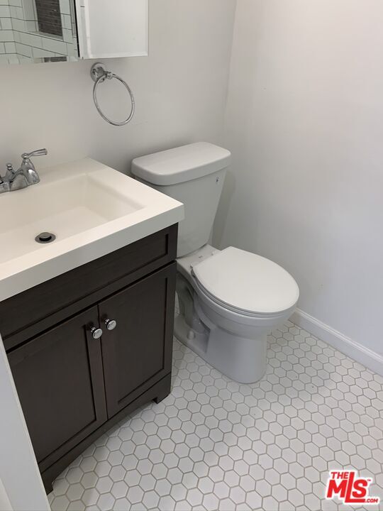 Building Photo - 7924 Clinton St