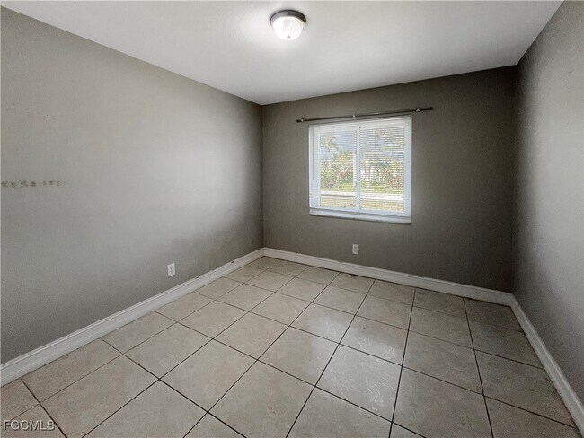 Building Photo - 218 SW 46th Terrace