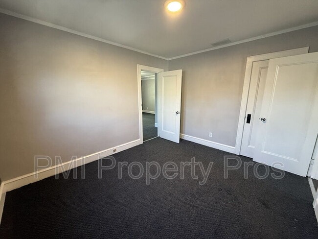 Building Photo - 4043 N 24th Pl