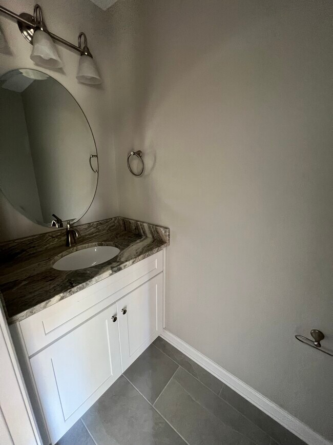 Building Photo - 3909 Sweetspire Dr