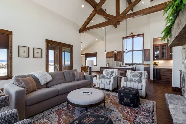 Building Photo - 2406 Tamarack Trail