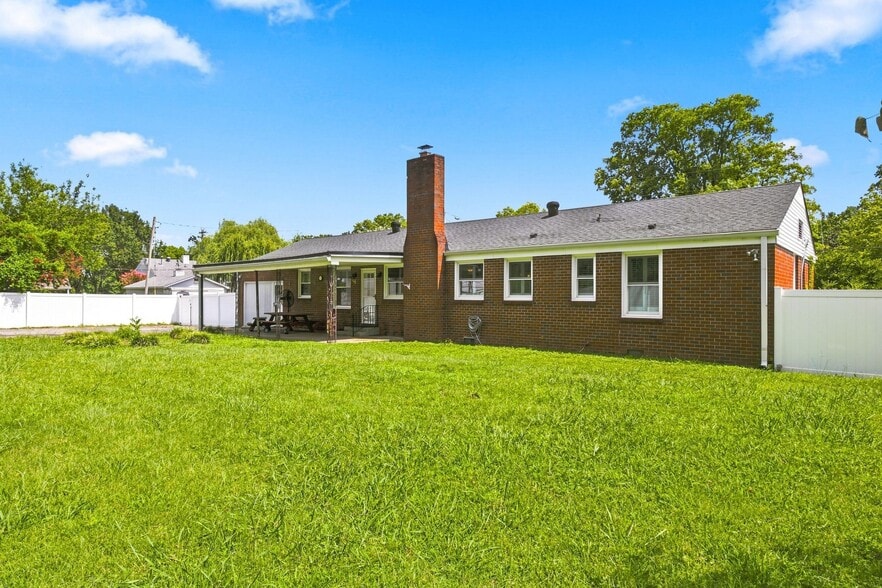 Building Photo - 122 Hammond Ave