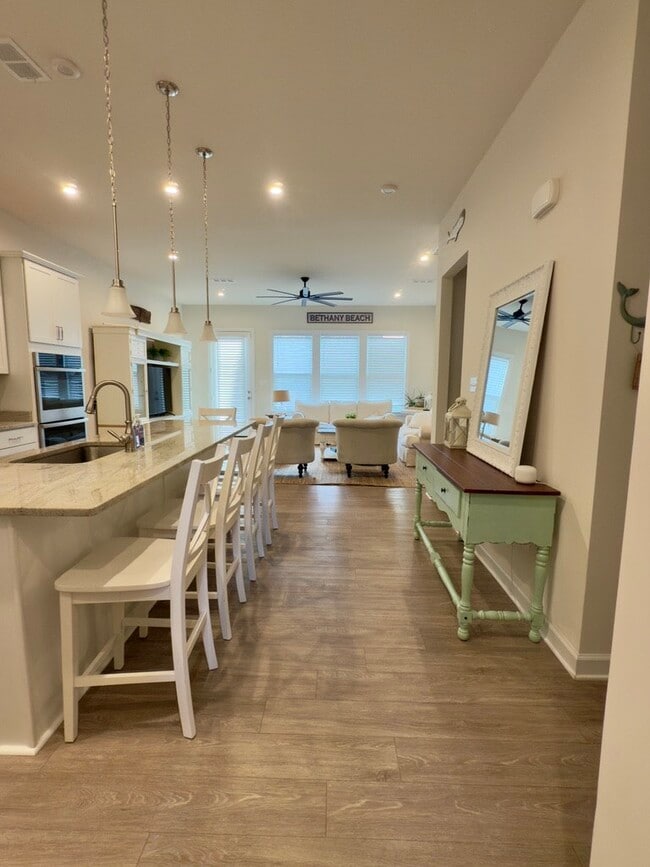 Building Photo - 37 Beach Club Ave