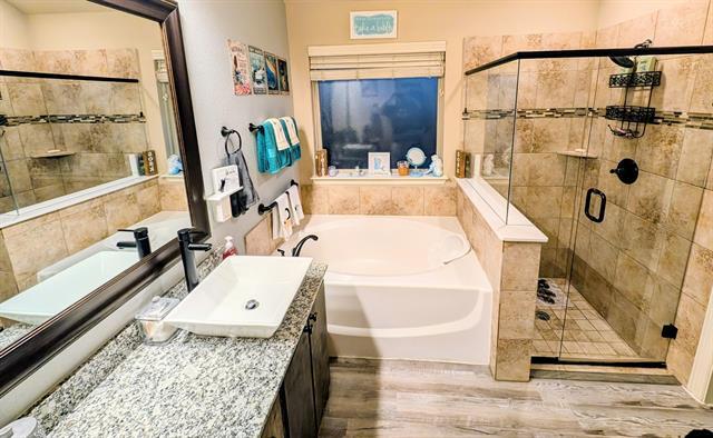 Building Photo - 652 Cottage Pl