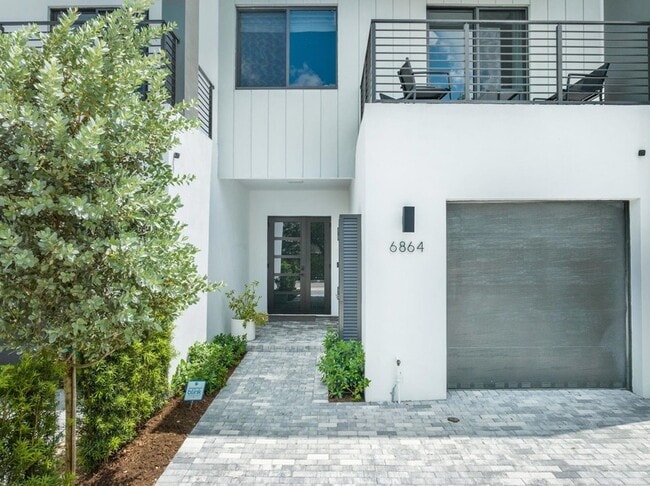 Building Photo - 6864 SW 80th St