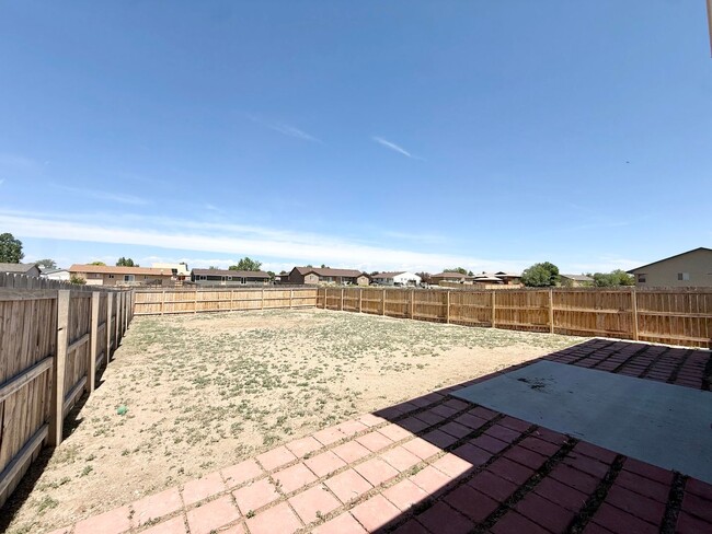 Building Photo - Like New home on Sweetwater for rent!