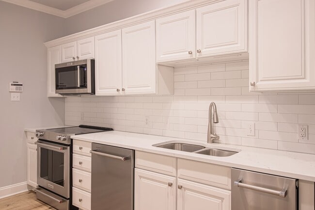 Building Photo - 115 Mt Carmel Rd