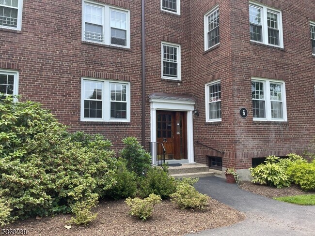 Building Photo - 217 Prospect Ave
