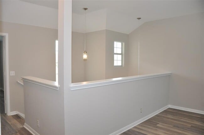 Building Photo - 272 Spillway Dr