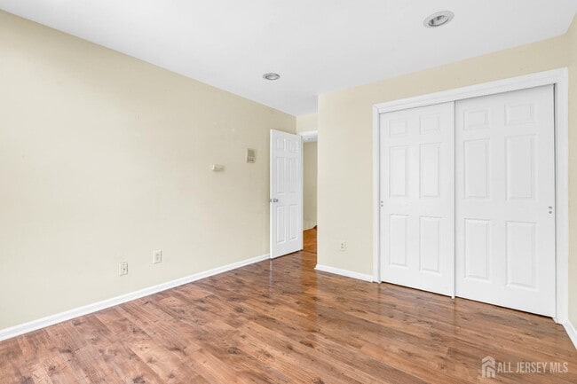 Building Photo - 3604 Springbrook Dr