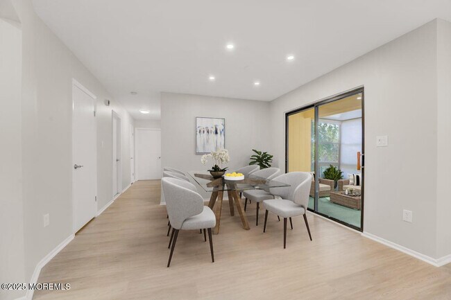 Building Photo - 178 Amberly Dr