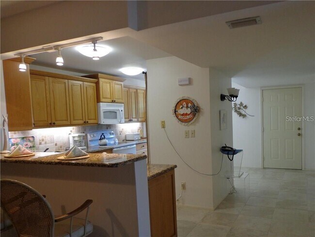 Building Photo - 7070 Fairway Bend Ln