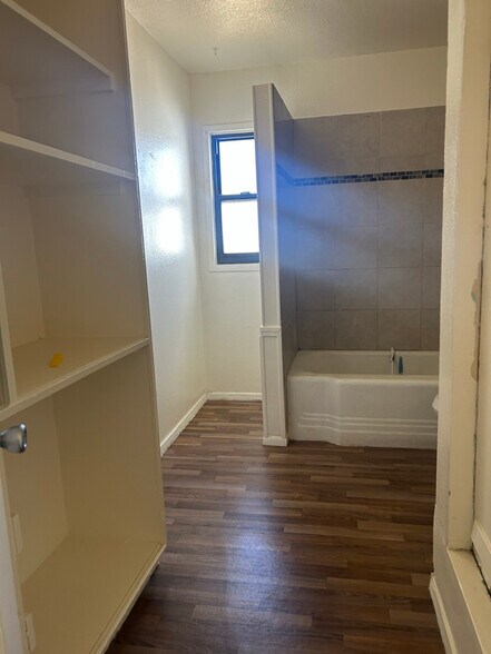 Building Photo - 1516 N Ohio Ave