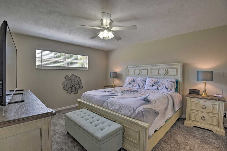 Building Photo - 726 Alden Dr