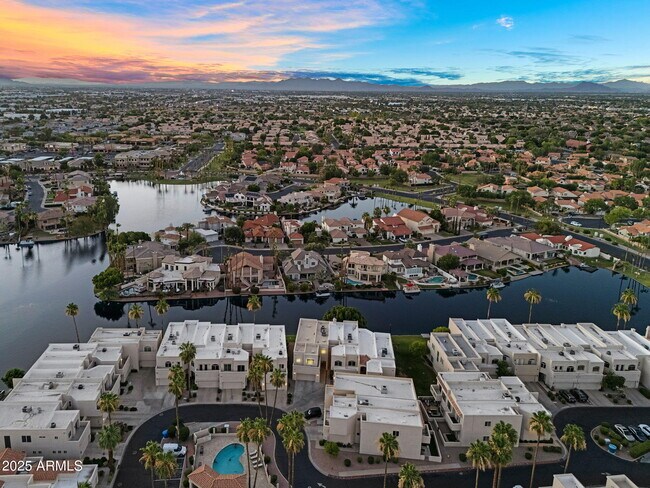 Building Photo - 1414 W Coral Reef Dr