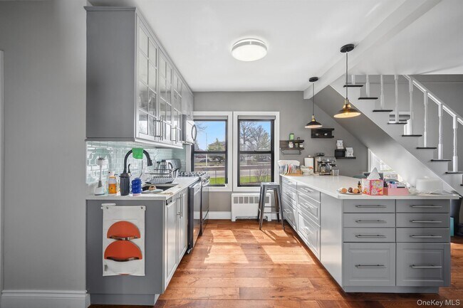 Building Photo - 60-17 172nd St