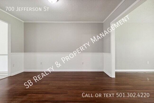 Building Photo - 700 Jefferson Dr