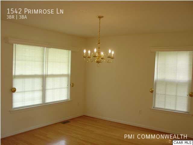 Building Photo - 1542 Primrose Ln