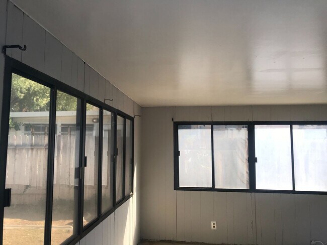 Building Photo - Colton Home in Cooley Ranch w/ Gardener Included