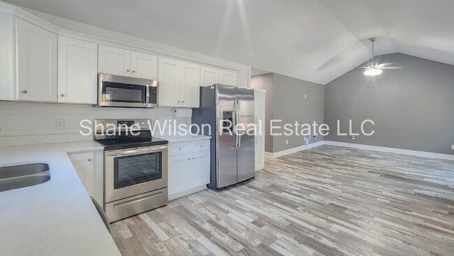 Building Photo - 1412 Stevenson Dr