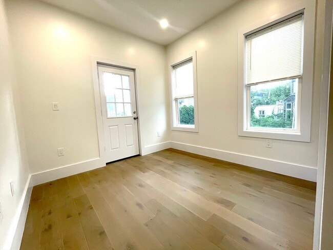 Building Photo - 16 Delle Ave