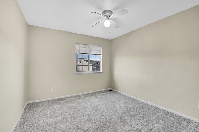 Building Photo - 3 bedroom, 2 bath home with 2 car garage in Highlands Ranch