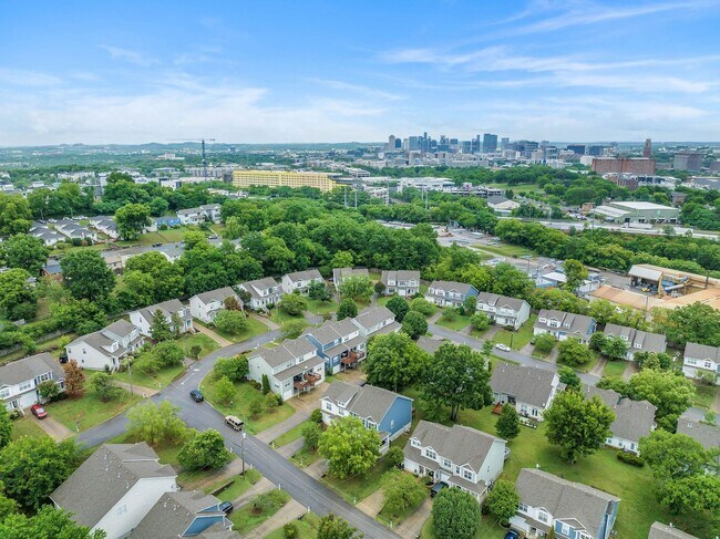 Building Photo - Spotless 3BR/2.5BA townhome minutes from West End, Downtown Nashville!