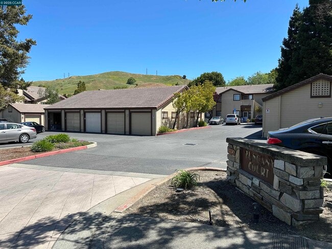 Building Photo - 161 Tuscany Ct