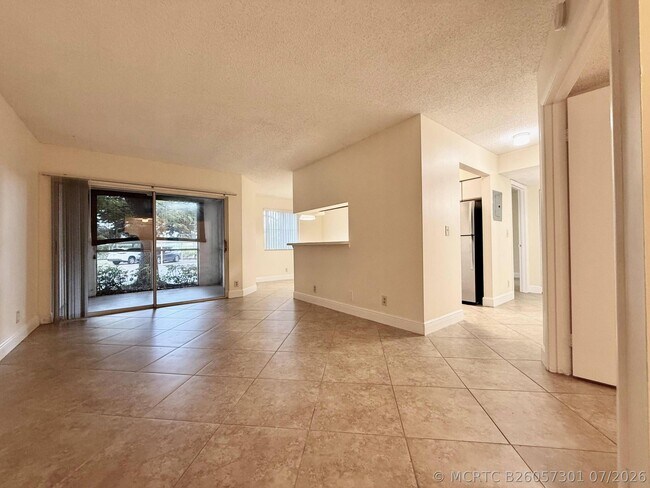 Building Photo - 9777 Westview Dr
