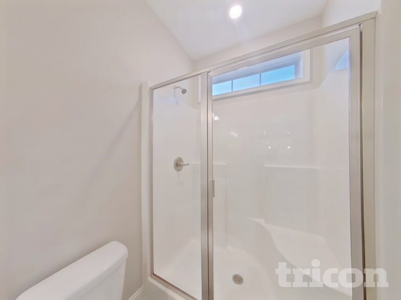 Building Photo - 607 Roseridge Dr