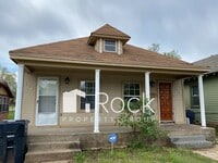 Building Photo - 114-116 SW 23rd St Duplex