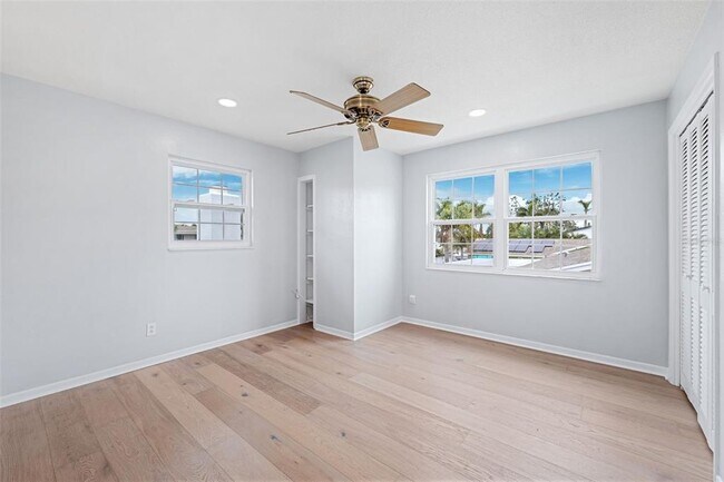 Building Photo - 4000 14th Way NE