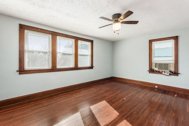 Building Photo - Adorable Single-Family Home!