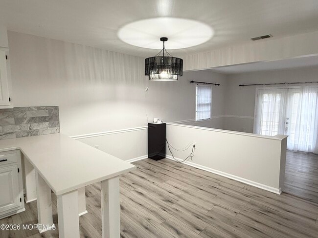 Building Photo - 41 Weller Pl