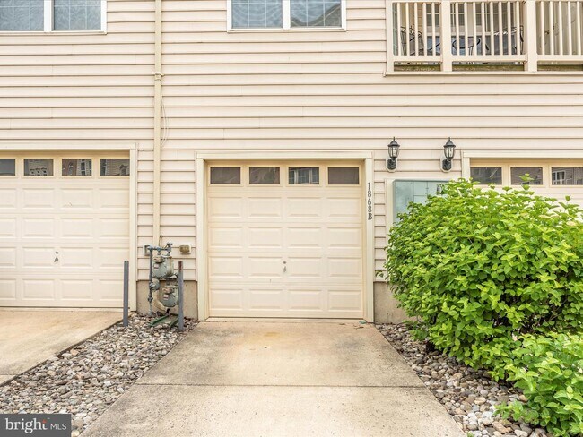 Building Photo - 1868 Monocacy View Cir