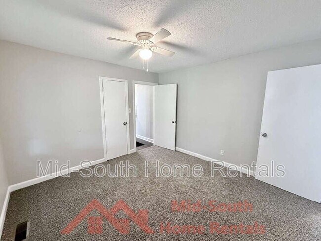 Building Photo - 1603 Delano Ave