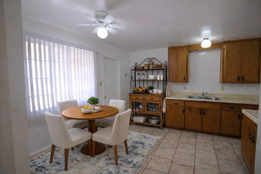 kitchen - 1023 W 18th St