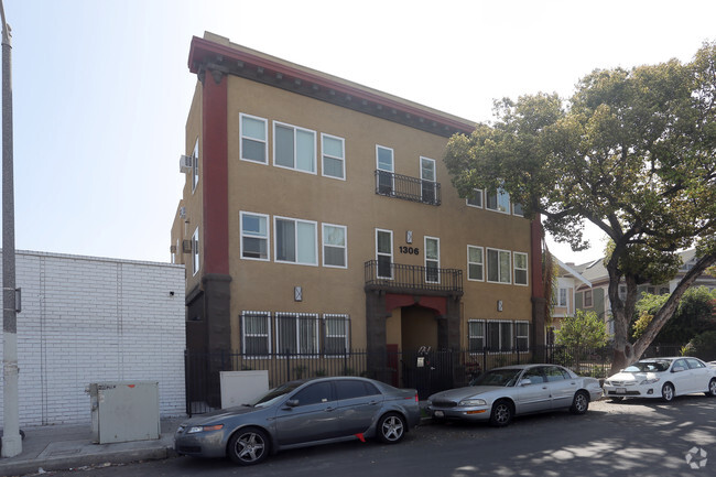 Primary Photo - Westlake Apartments