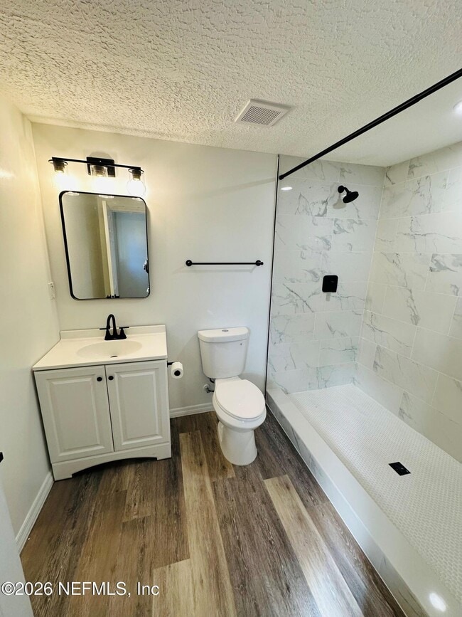 Building Photo - 1904 Delaroche Dr W