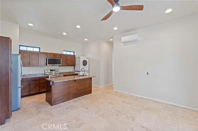 Building Photo - 37420 Leta Dr