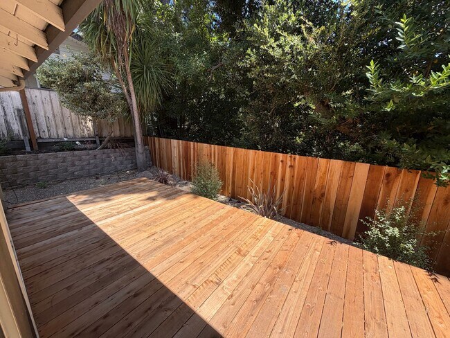 Building Photo - 3 Bed 2 Bath Duplex W/ Garage In Moraga